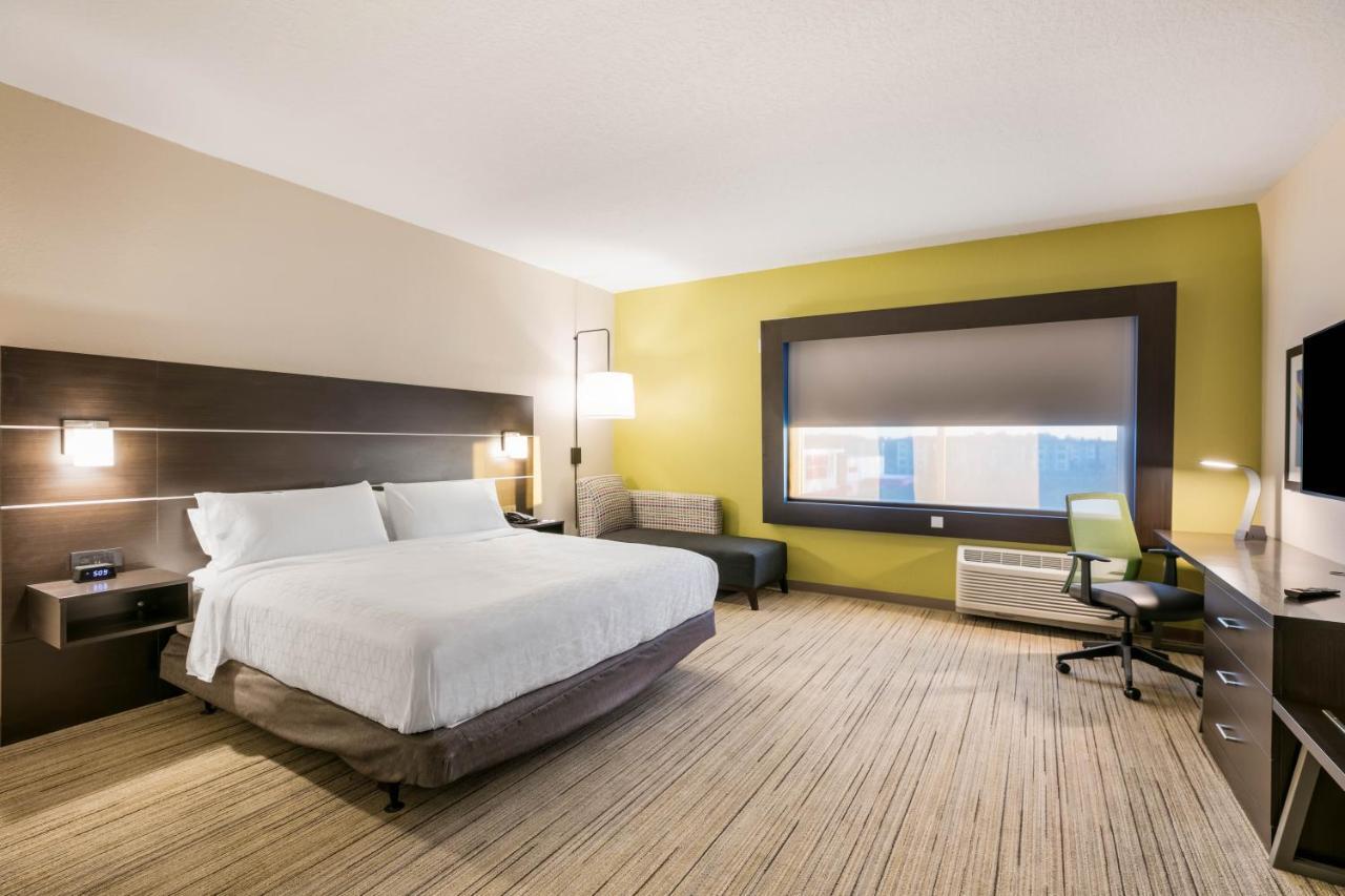 Holiday Inn Express & Suites Jacksonville - Town Center By Ihg Exterior photo
